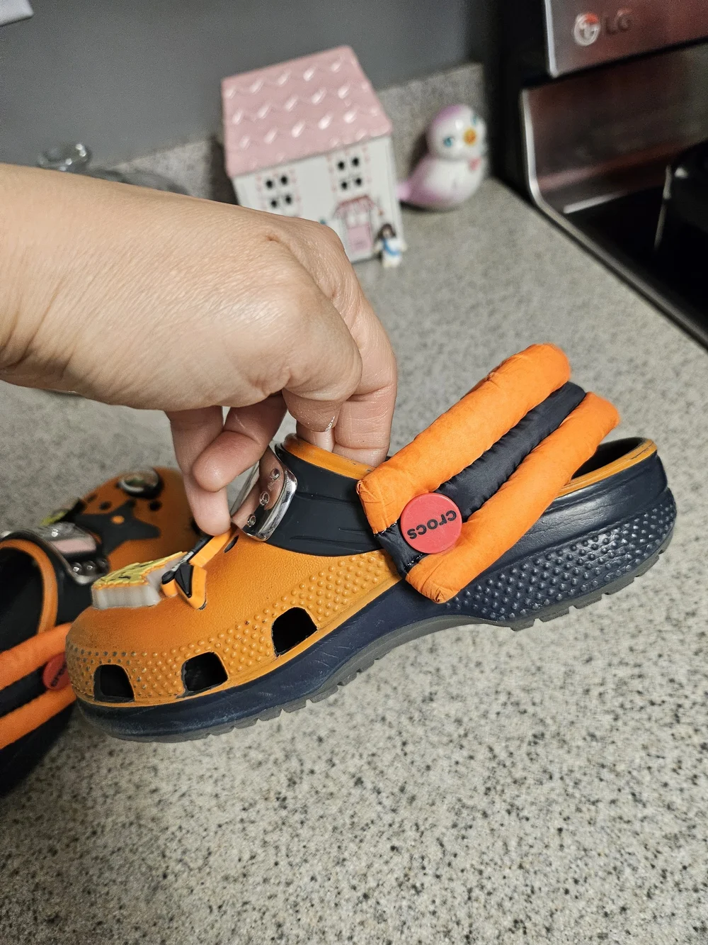 Crocs Naruto Shippuden Classic Clogs Kids Size 11C Slip On Sandals
